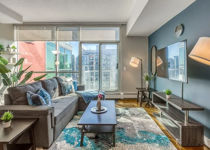 Cozy 2Br Condo With King Bed And City Views